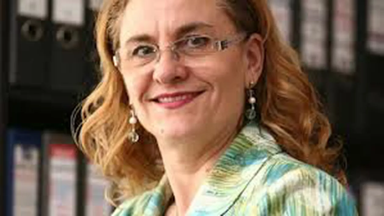O nouă zi, un nou text cu greşeli: Vezi ce a mai postat ministrul Maria Grapini pe contul său de Facebook (FOTO)