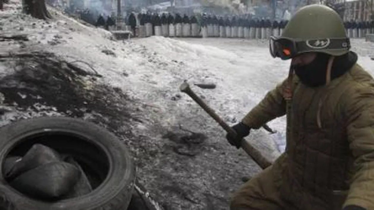 Kiev: O mașină a ambasadei canadiene a fost incendiată