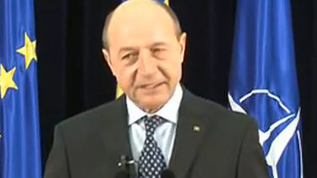 Președintele Băsescu propune Guvernului să plăteasca Armata și Jandarmeria pentru operațiunile de deszăpezire