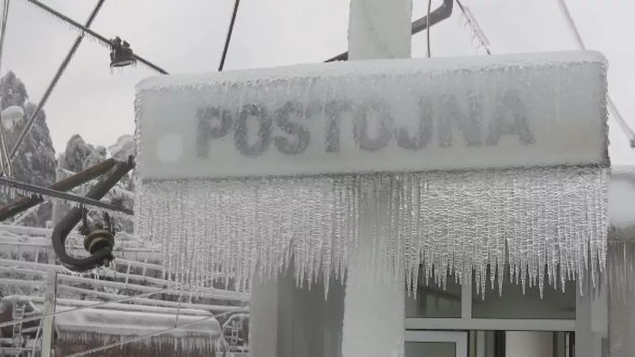 O parte din Slovenia este paralizată de ninsorile abundente