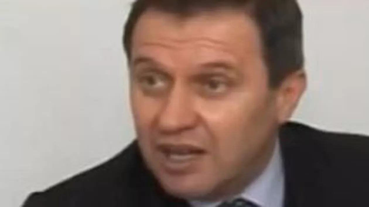 Dolj: Un om de afaceri acuză că a fost mușcat de mână de un funcționar public (VIDEO)