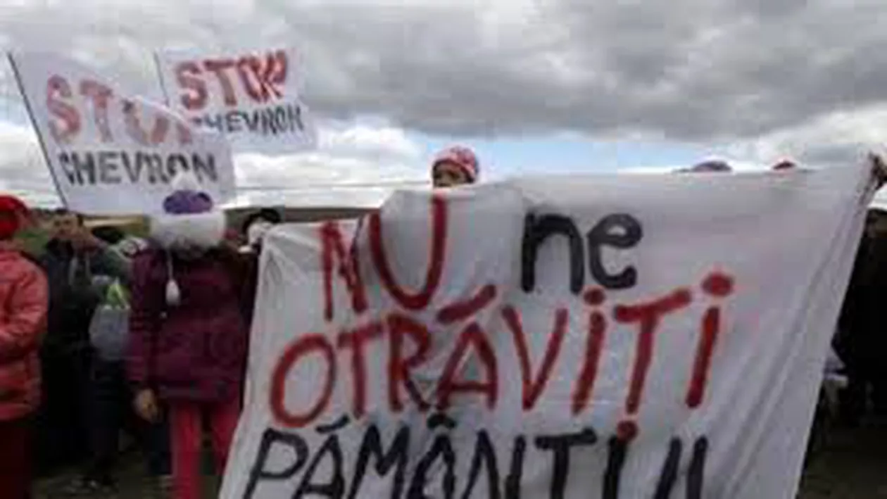Peste o sută de persoane au protestat față de gazele de şist, la Pungești