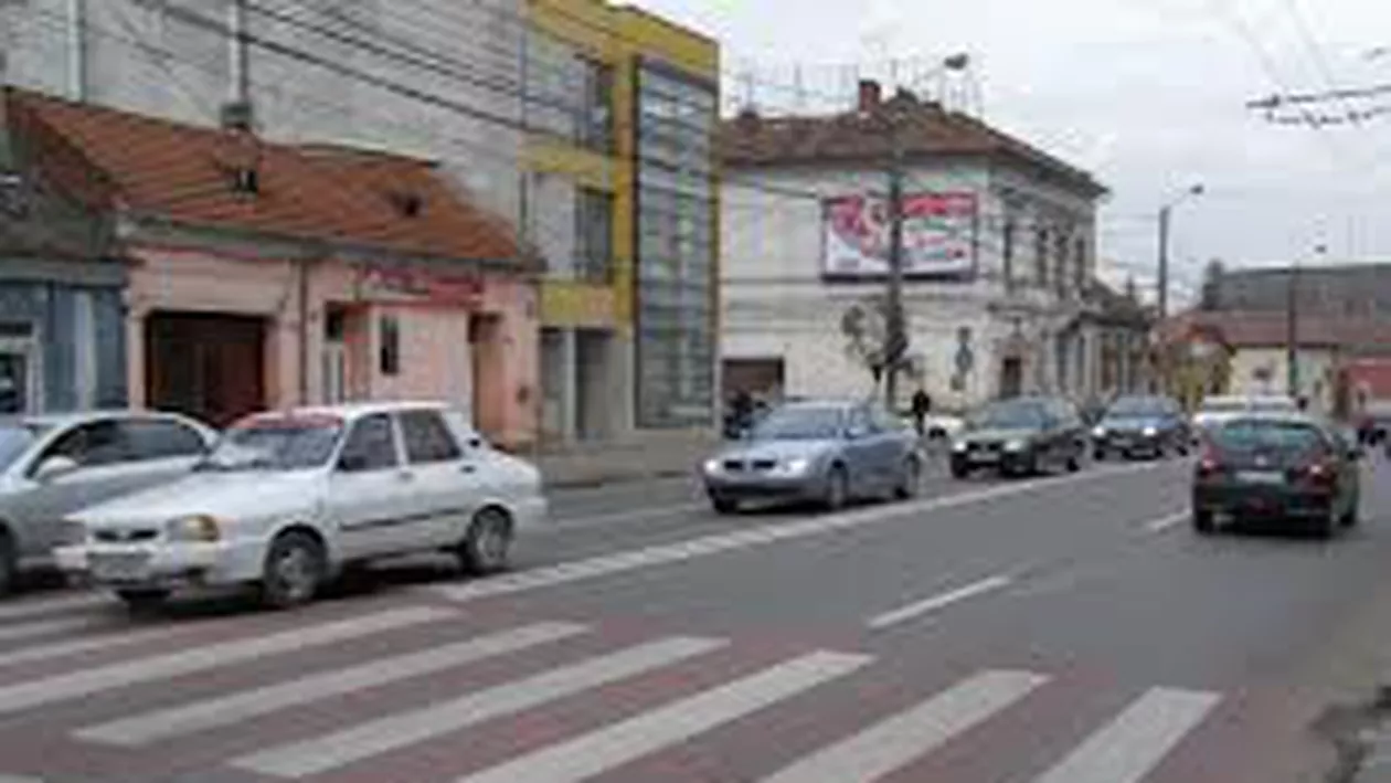 Pitești: Trei angajați ai unui colegiu, loviți pe o trecere de pietoni de un șofer neatent