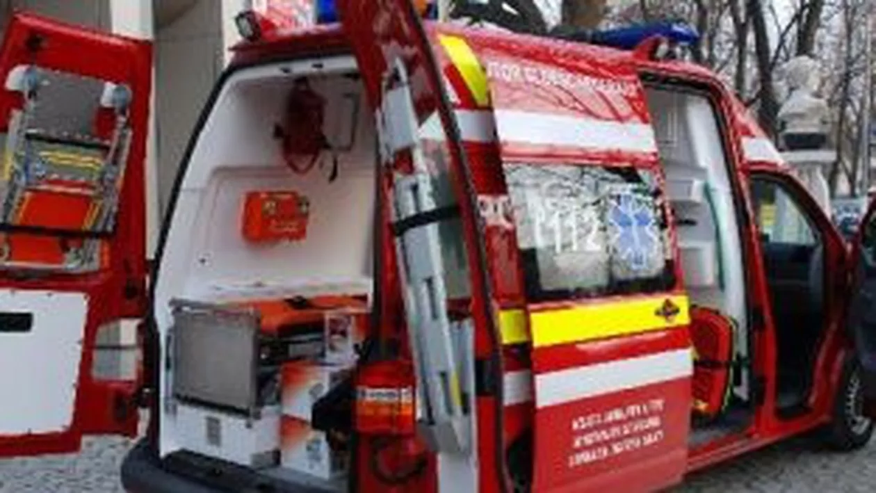 Vaslui: Un bărbat a murit, iar altul a ajuns în comă alcoolică la spital după ce au băut timp de 24 de ore