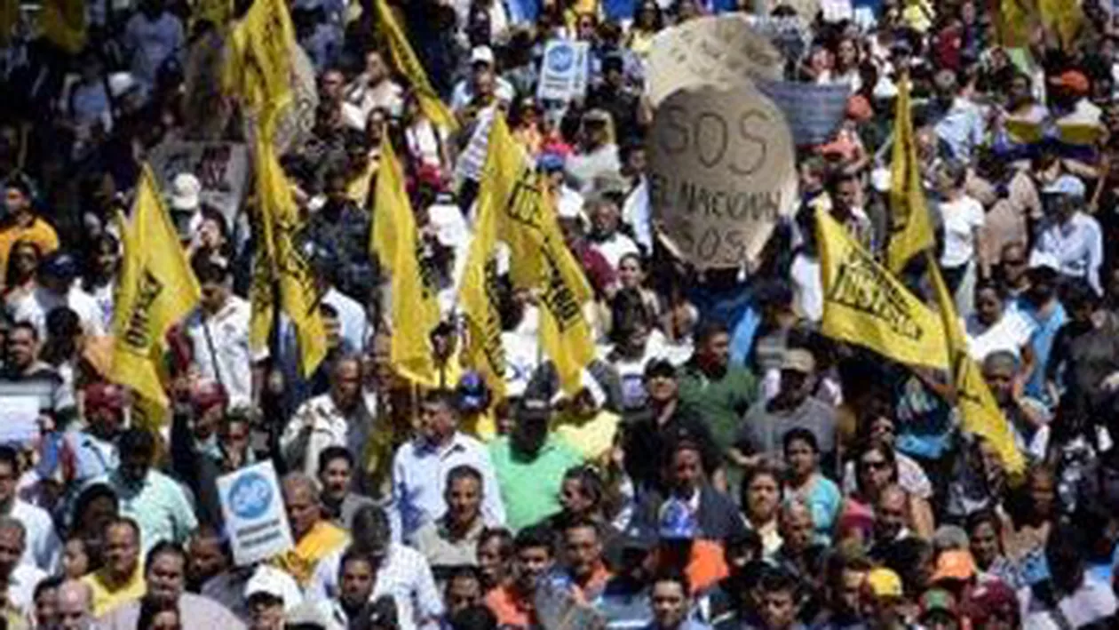 Venezuela: Studenții s-au reunit la Caracas pentru a protesta față de scumpirea nivelului de trai și a lipsei de securitate