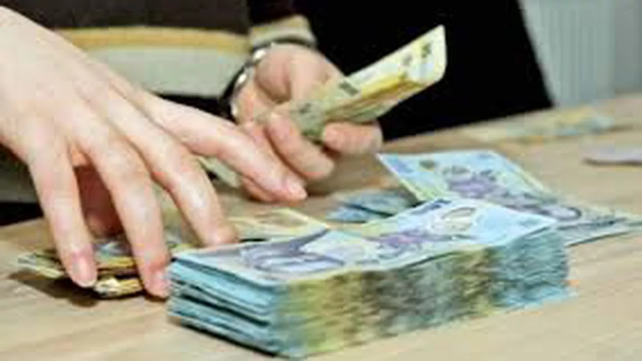Gorj: Poliţia a descoperit aproximativ 100.000 de lei în locuinţa unei pensionare care cerşea, după decesul acesteia