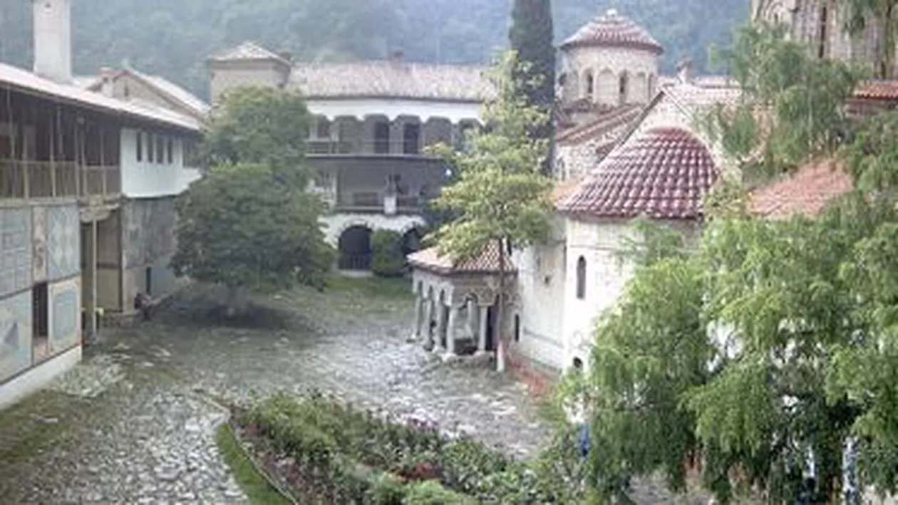 Un episcop ortodox bulgar a fost demis după ce a participat la o orgie sexuală