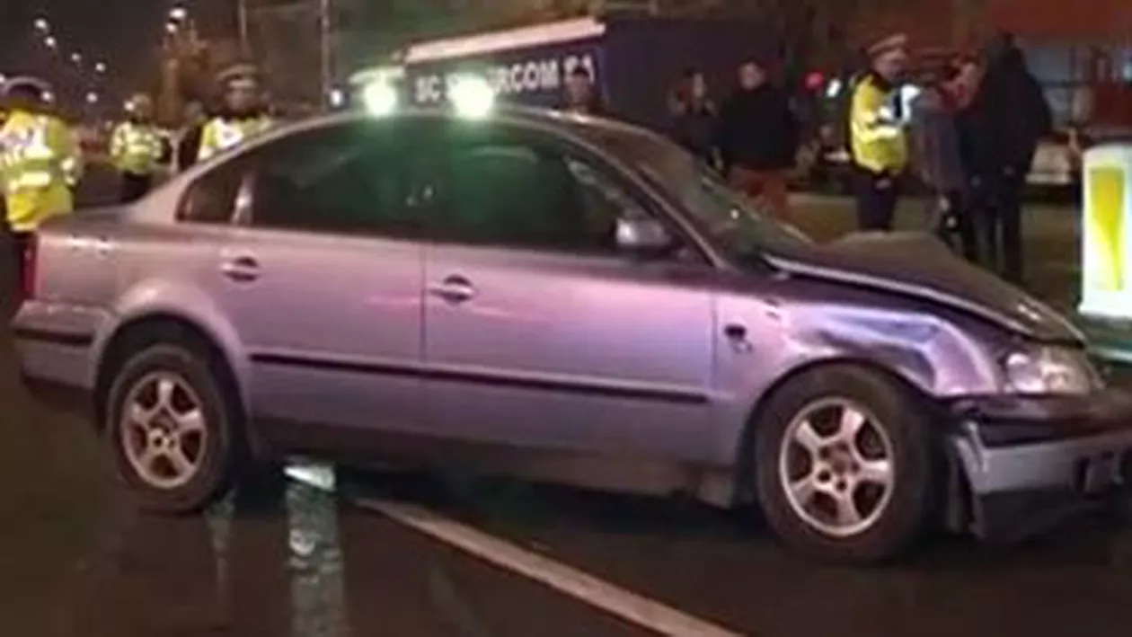 București: O femeie a ajuns la spital după ce autoturismul în care se afla a intrat în refugiul staţiei de tramvai de pe Șoseaua Ştefan Cel Mare (VIDEO)