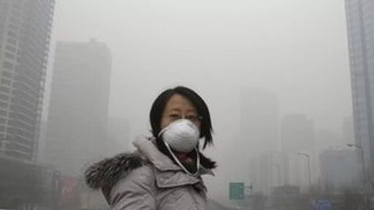 Capitala Chinei se află pentru a cincea zi la rând sub cod galben de smog