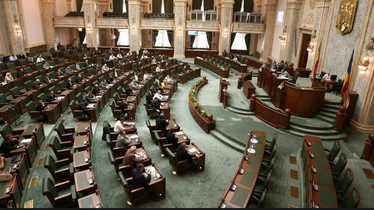 Comisia de buget-finanţe din Senat verifică ASF şi cere restituirea banilor luaţi pe prime