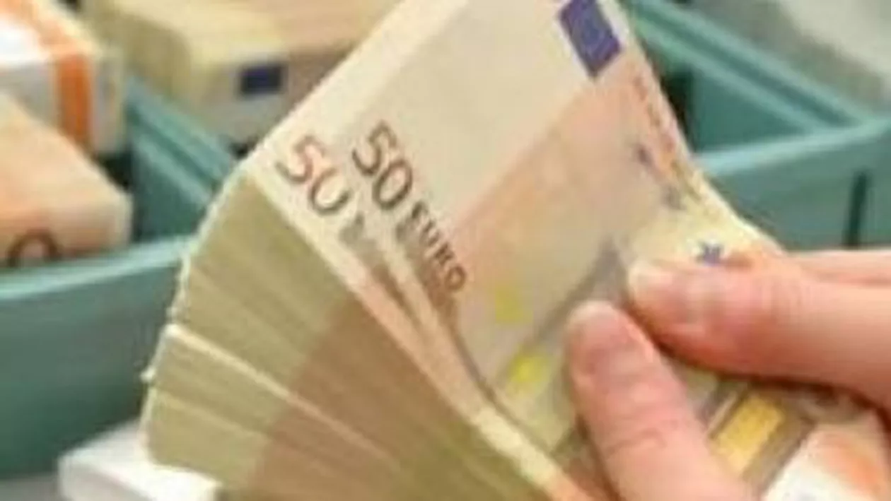 Rezervele valutare ale BNR au scăzut în luna februarie cu 1,3 miliarde euro, ajungând la 31,6 miliarde euro