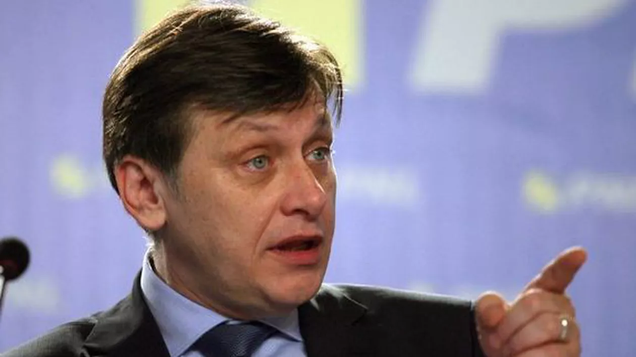 Emisiune cu scântei la Antena 3: Crin Antonescu l-a făcut KO pe prezentatorul Mihai Gâdea (VIDEO)