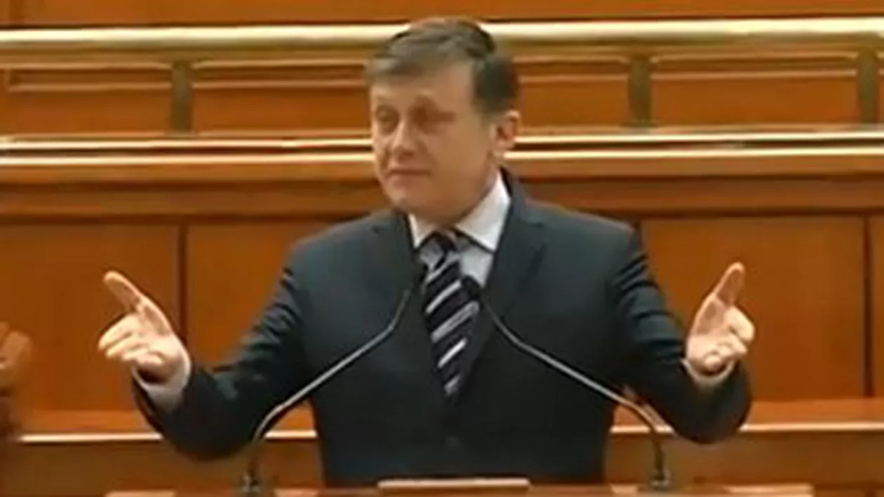 Antonescu a demisionat de la şefia Senatului și îi cere şi lui Ponta să demisioneze: "Dacă nu sunteţi prim-ministru, nu mai sunteţi nimic!" Replica premierului: "S-a sinucis!"