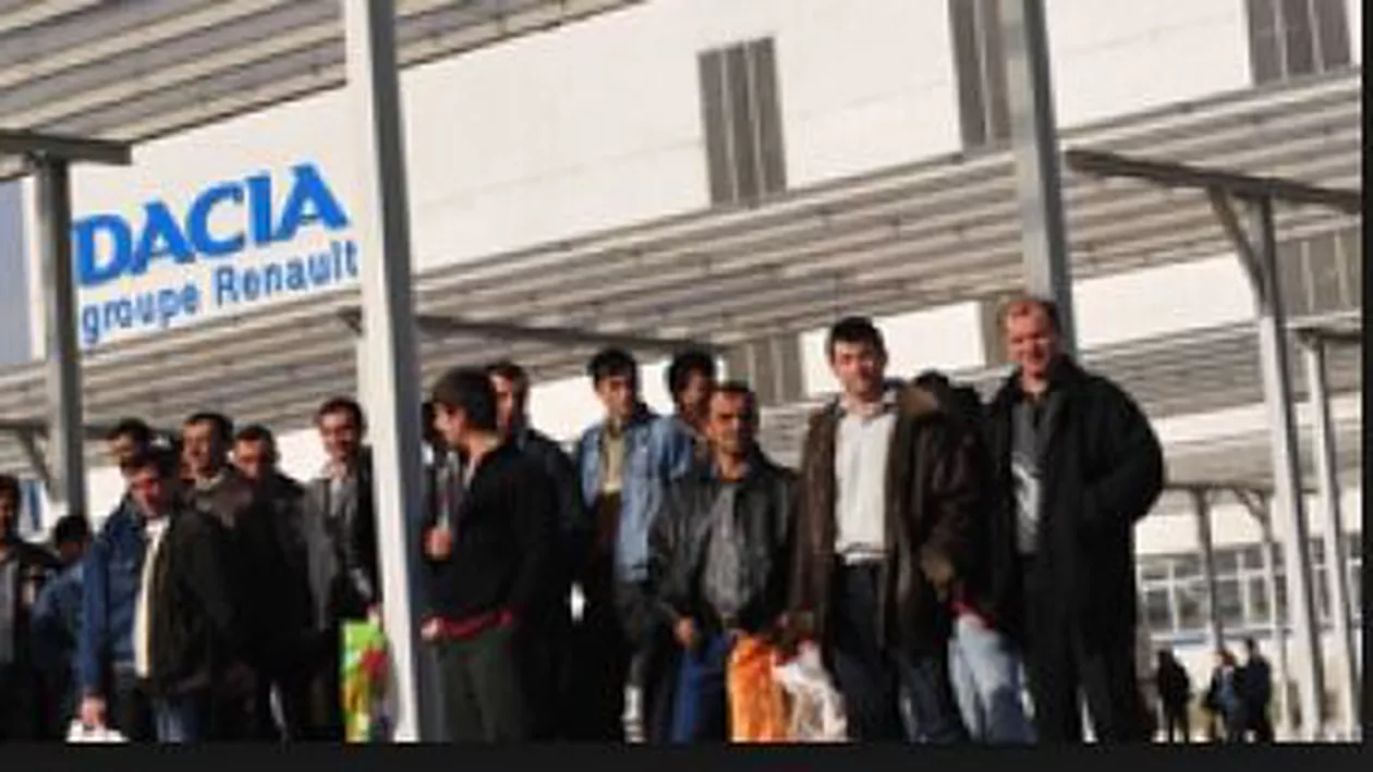 Circa 11.000 de persoane au participat la mitingul angajaţilor Dacia Renault, la Mioveni
