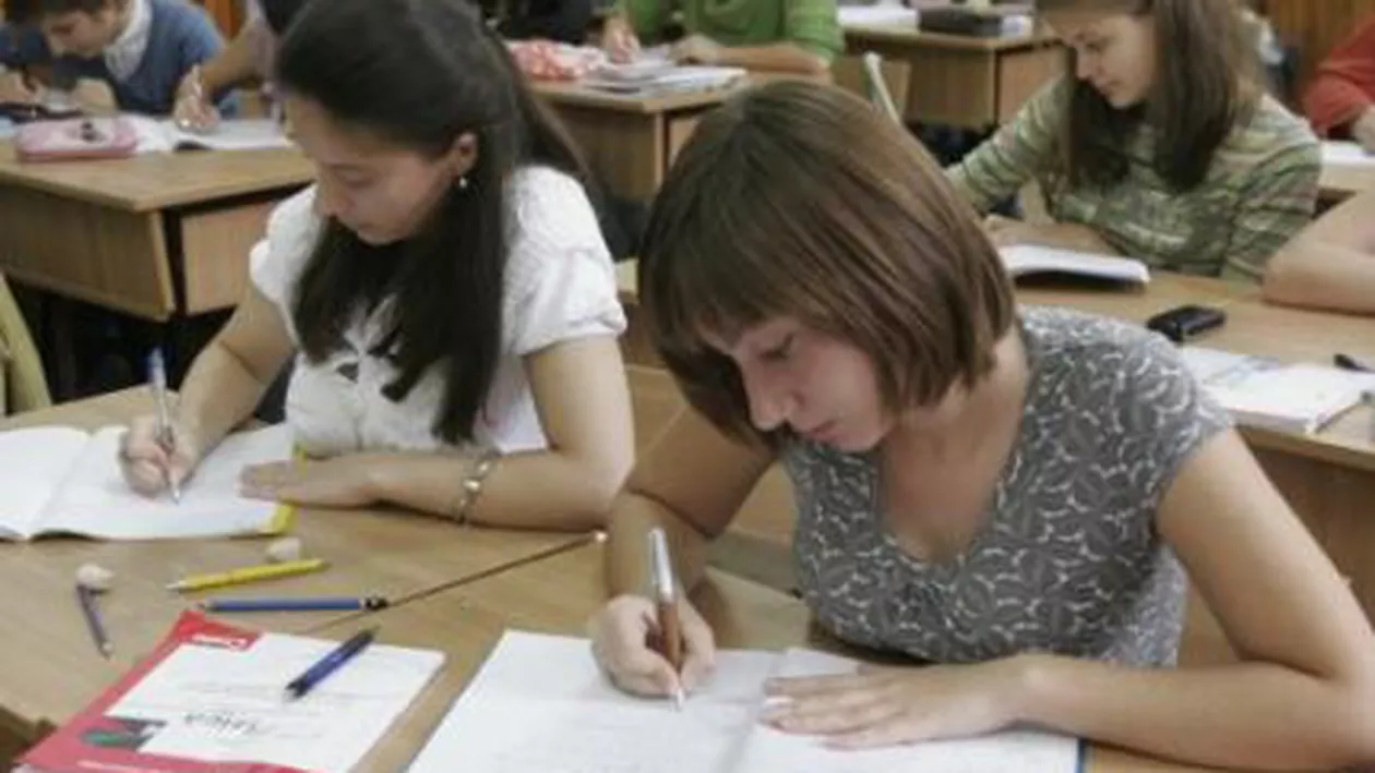 Gorj: Toţi elevii unei clase de la liceul din Turceni au rămas corigenţi la matematică