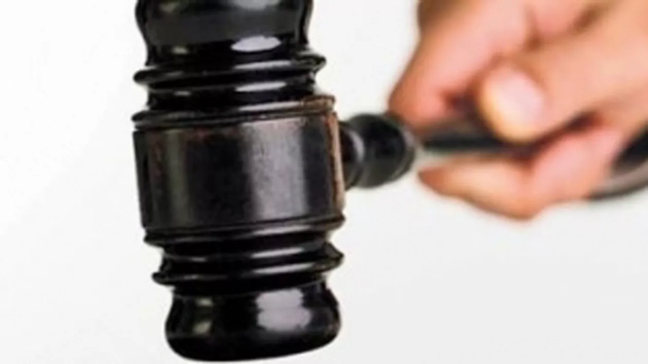 Bărbat condamnat la închisoare pe viaţă după ce a omorât în bătaie un copil de cinci ani, la Iaşi