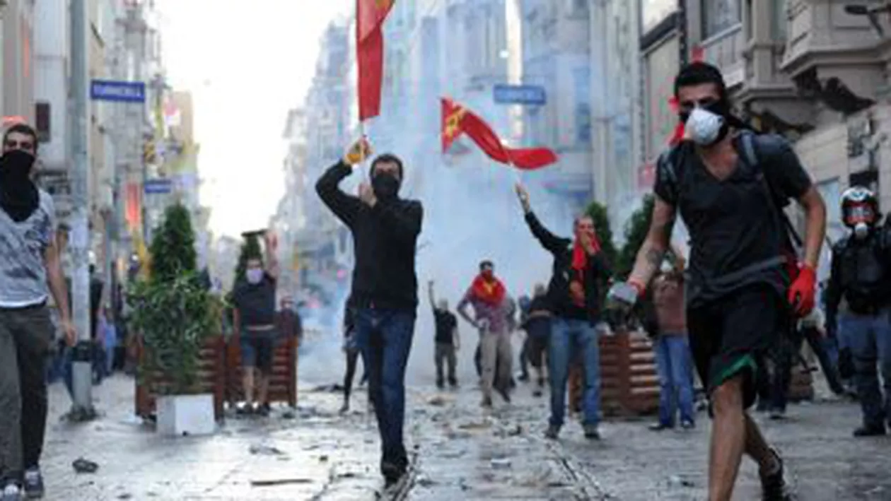 MAE recomandă românilor care călătoresc în Turcia să evite zonele centrale ale Istanbulului