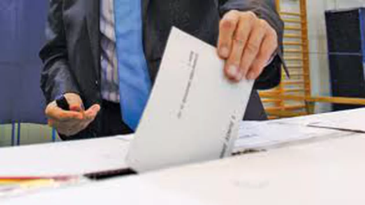 Sârbii aleg un nou Parlament, într-un scrutin anticipat