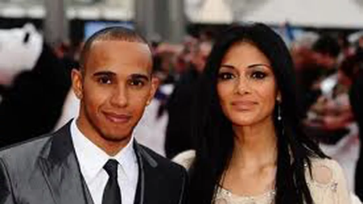 Nicole Scherzinger a acceptat cererea în căsătorie a pilotului Lewis Hamilton