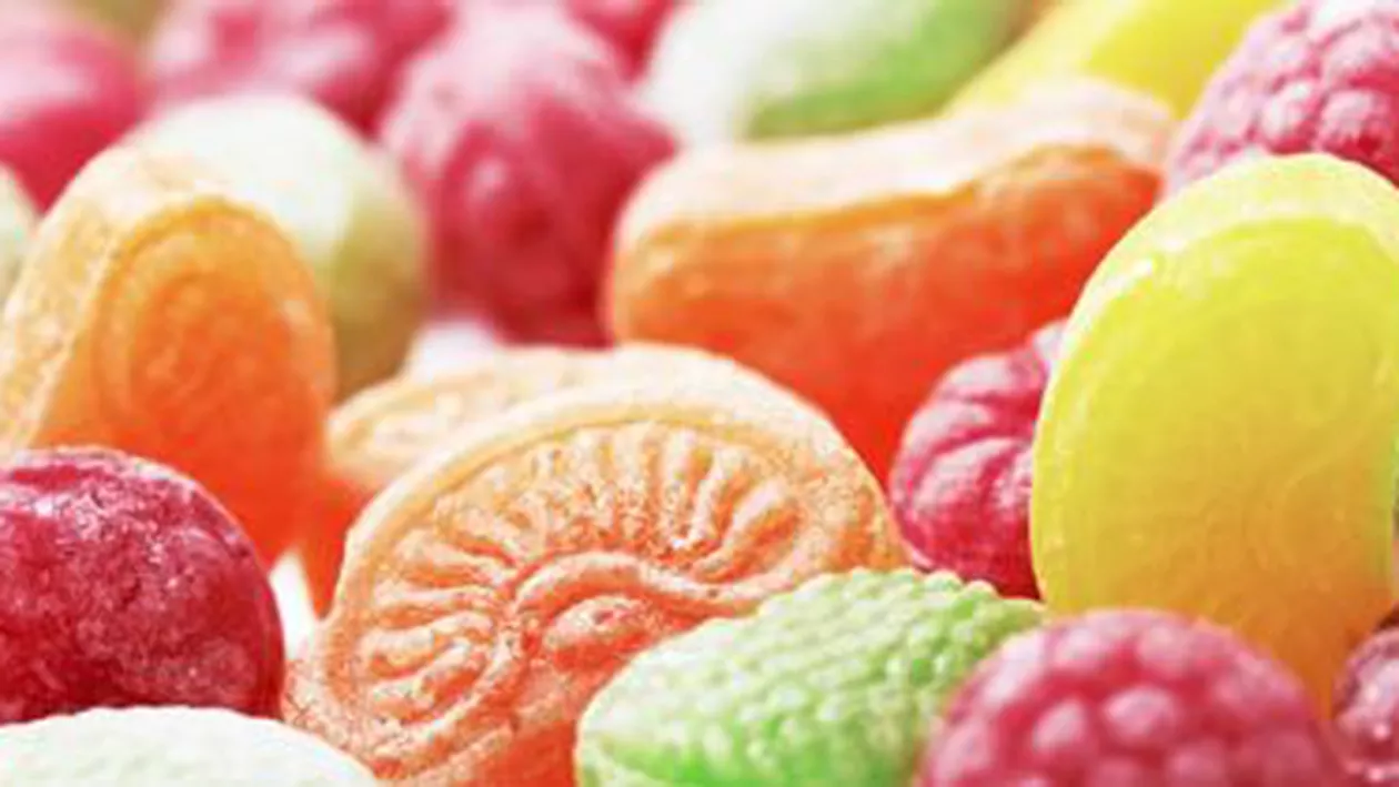 Lista E-urilor din bomboanele de pe piață: Riscurile la care sunt expuși copiii care le consumă