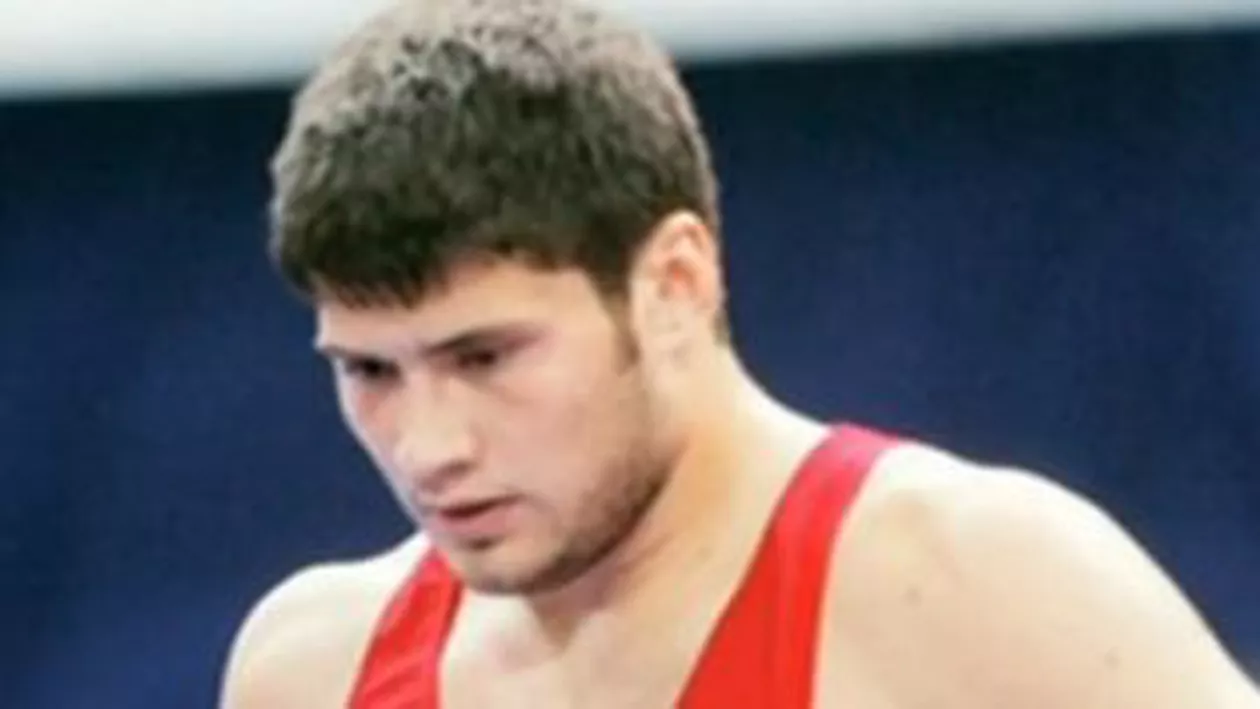 Brașov: Doi sportivi din lotul național de lupte greco-romane au fost reținuți după ce ar fi bătut un polițist