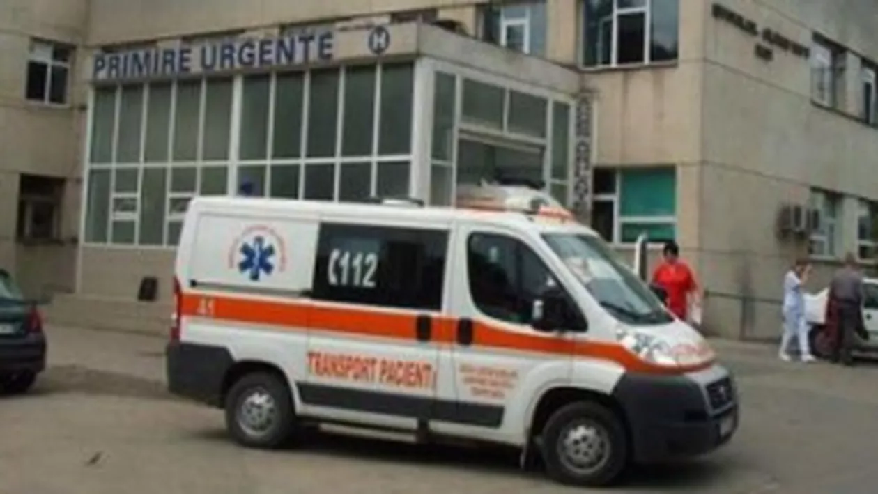 Cluj: Tânăr în comă, după ce a fost lovit de o ambulanţă pe o trecere de pietoni