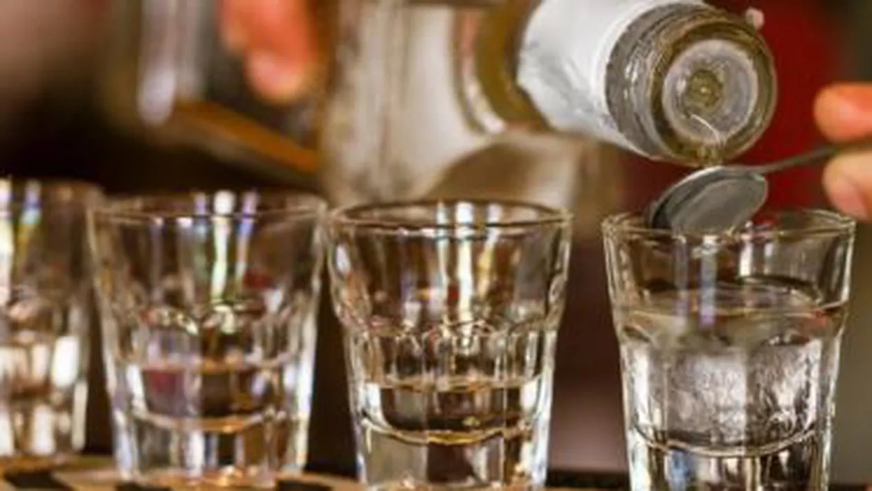 Rusia: 14 persoane au murit după ce au consumat alcool contrafăcut