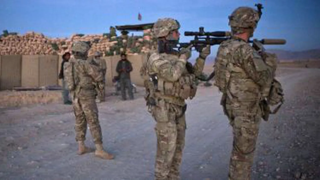 Ambasada Franței va decora nouă militari români, ca apreciere pentru colaborarea din Afganistan