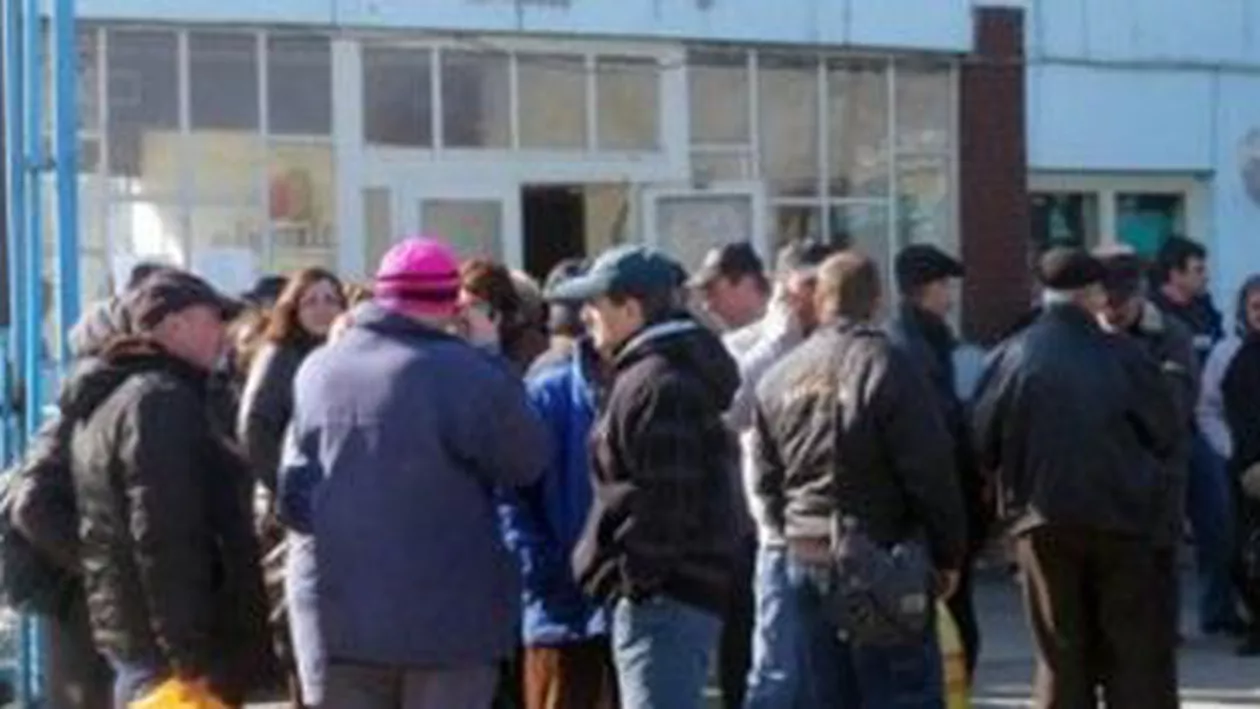 Bacău: Angajații unui combinat de îngrășăminte au intrat în greva foamei