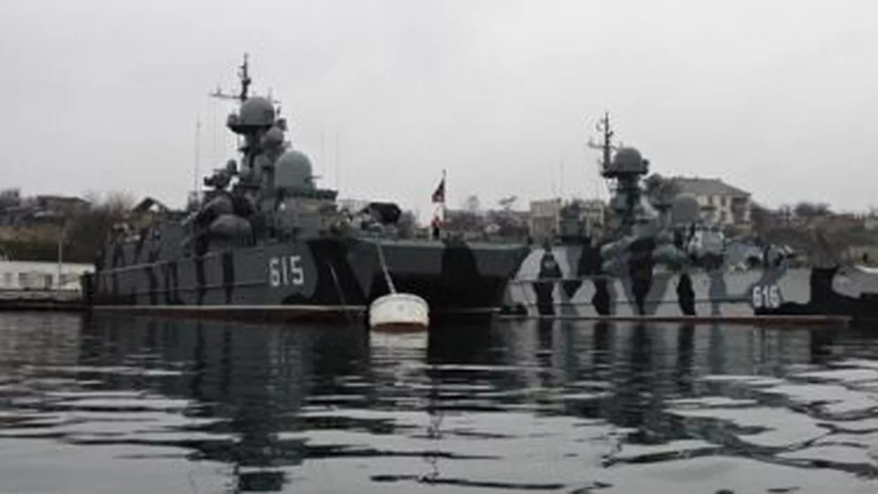 Comandanții navelor militare ucrainene din largul Crimeei aveau ordin să deschidă focul, însă nu l-au respectat