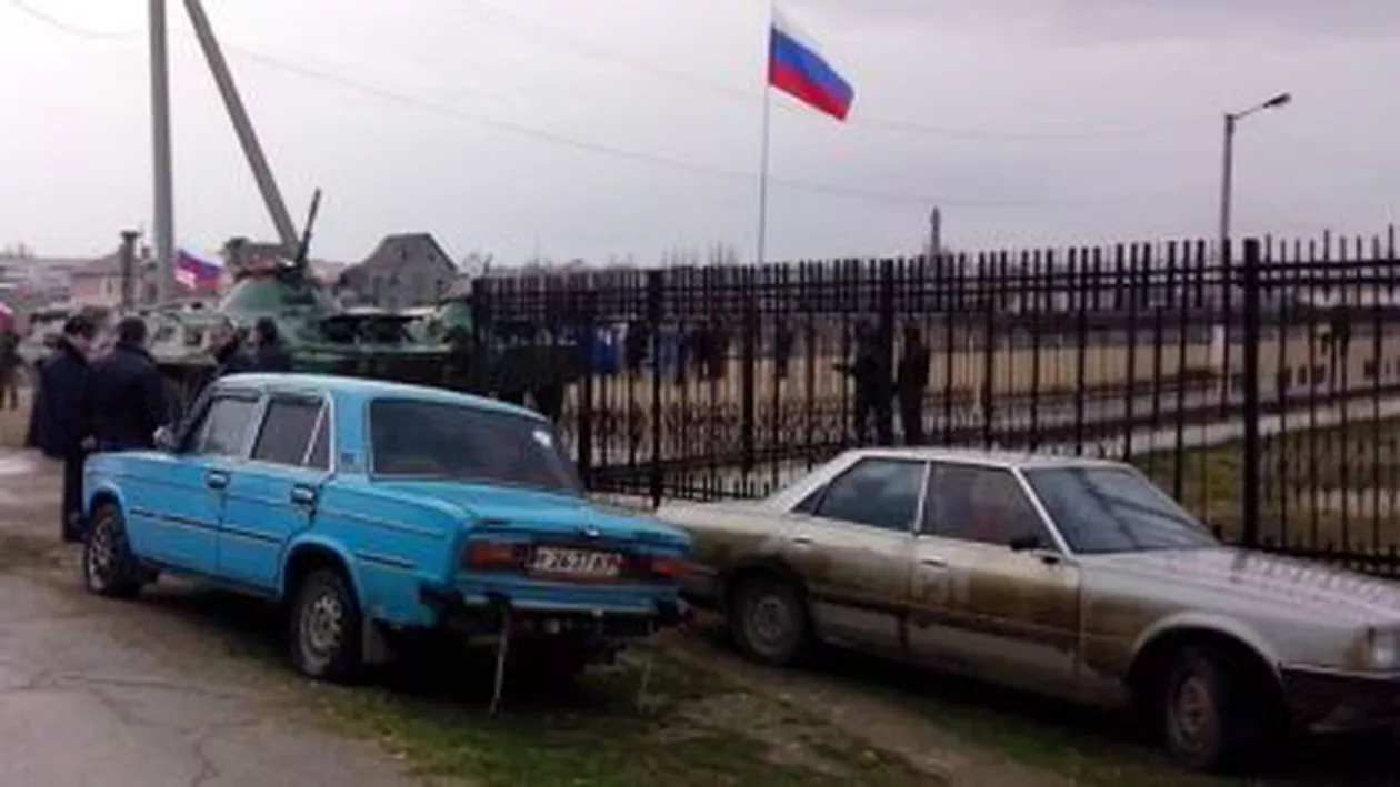 Bază militară din Crimeea, luată cu asalt de forțele ruse