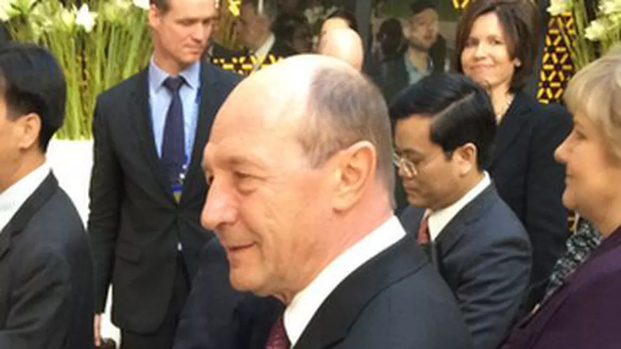 Traian Băsescu, la Haga: Acum vrem cu China, vrem cu SUA, ajungem să ne încurcăm şi creăm confuzie