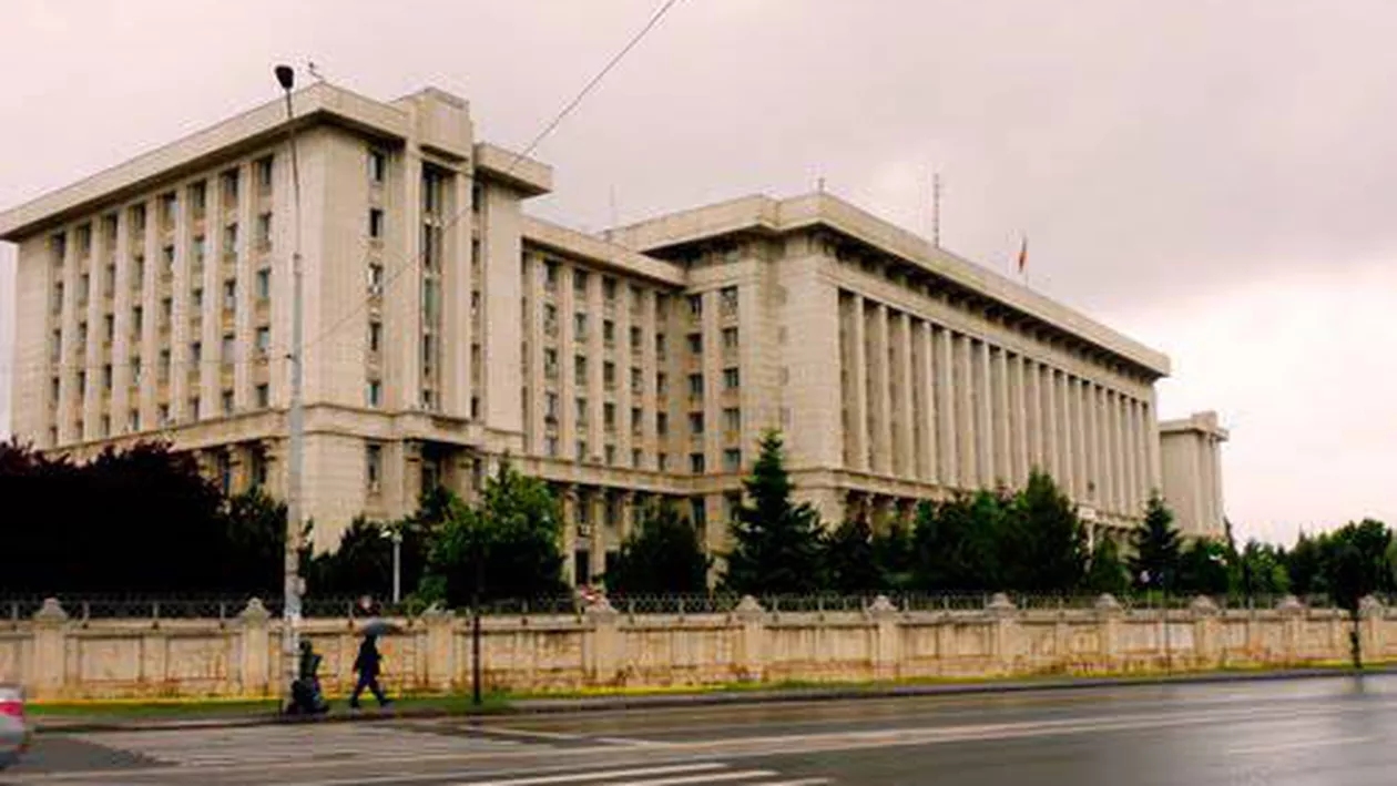 MApN prezintă joi bilanţul pe anul 2013, la care participă și preşedintele Băsescu