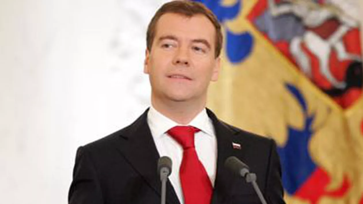 Premierul rus Dmitri Medvedev se află în vizită în Crimeea