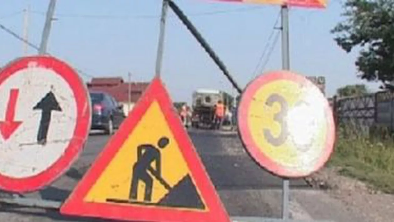 Circulație cu restricții pe DN7 după ce o balustradă a podului peste râul Cârcinov s-a desprins