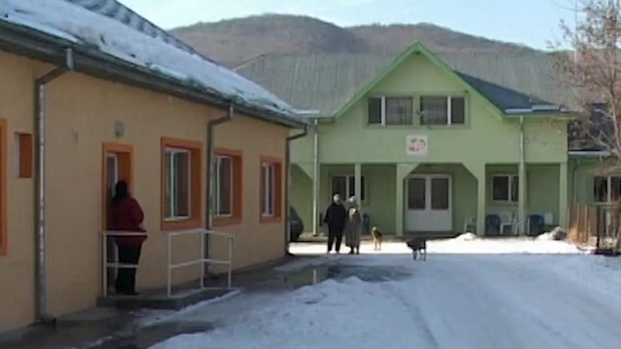 Buzău: Anchetă la un cămin unde persoane internate ar fi bătute, legate de paturi sau abuzate sexual
