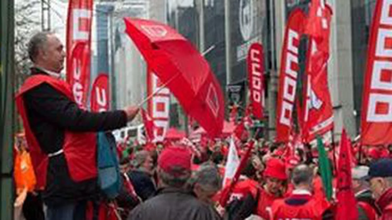 Zeci de mii de persoane manifestează la Bruxelles împotriva politicilor de austeritate în Europa