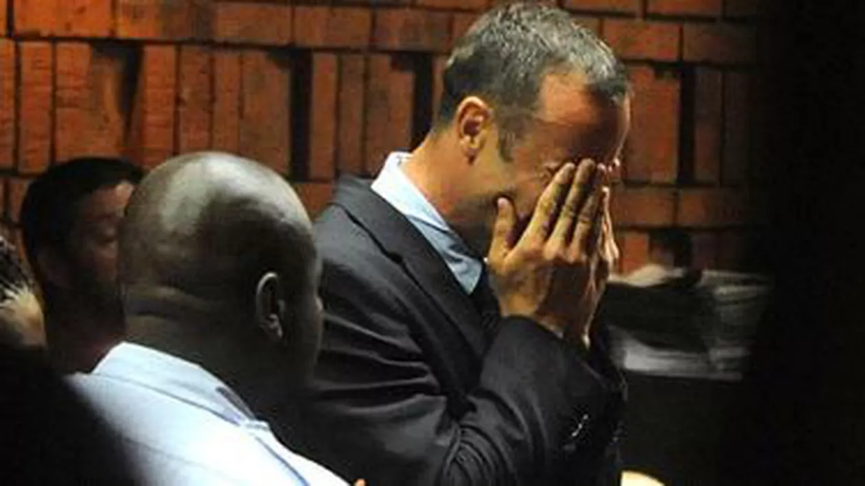 Oscar Pistorius și-a cerut iertare, în lacrimi, familiei Reevei Steenkamp