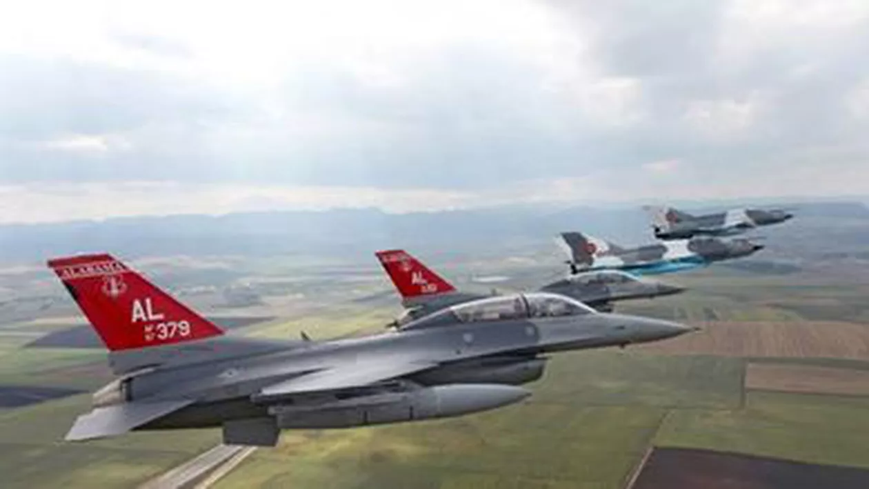 Avioane F-16 române și americane participă la un exercițiu la Câmpia Turzii