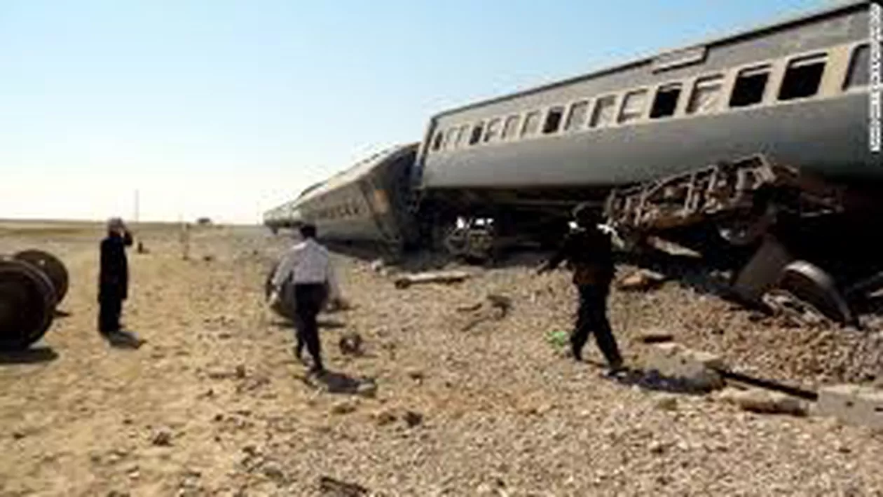 Pakistan: Cel puțin 12 morți după ce o bombă a explodat într-un tren de pasageri