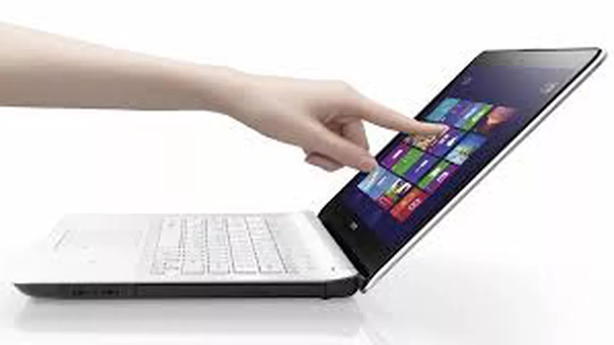 Utilizatorii de laptopuri Sony Vaio Fit 11A, avertizați să nu le folosească din cauza supraîncălzirii bateriei