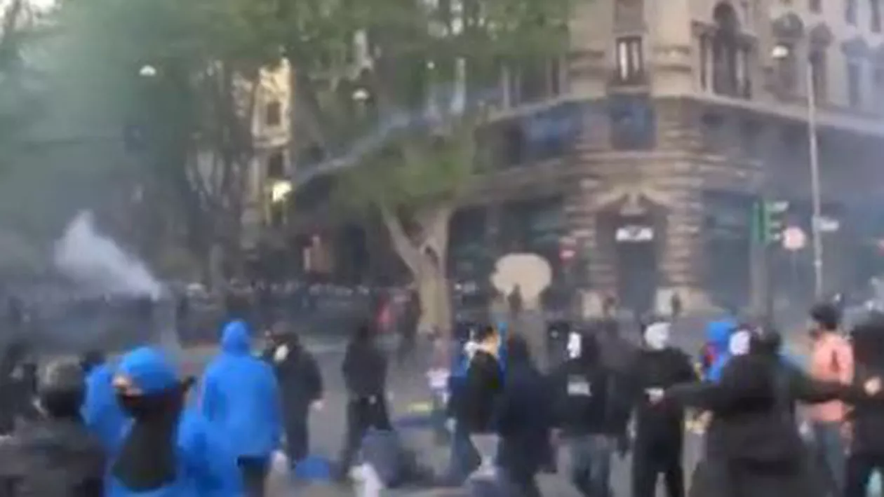 Proteste violente la Roma: Peste 80 de persoane au fost rănite, iar șase arestate (VIDEO)
