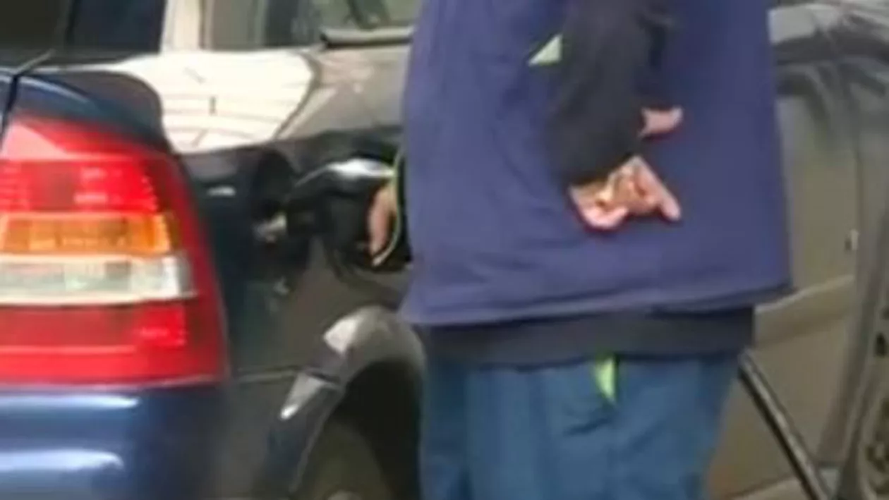 Bonurile la carburanți, vândute pe sub mână la benzinării. Reportaj cu camera ascunsă (VIDEO)