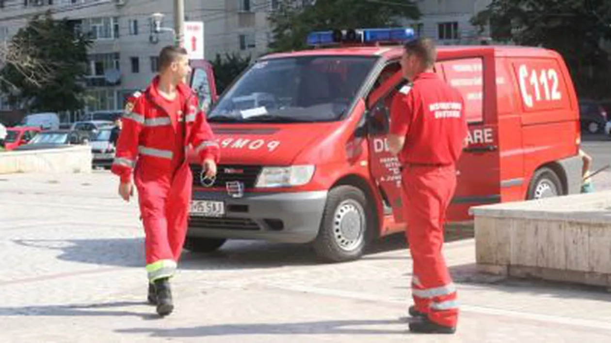 Buzău: Un bărbat cântărind aproape 300 de kilograme a murit în autospeciala pentru victime multiple, în timp ce era dus spre spital