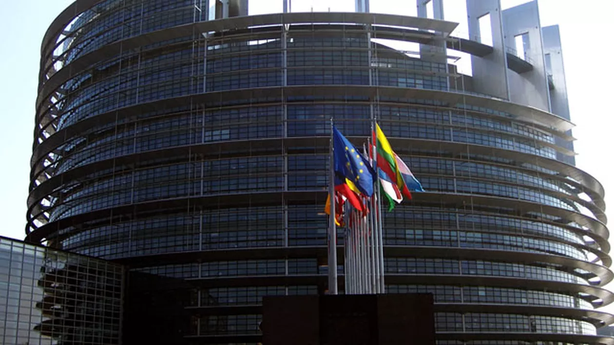 Parlamentul European: Cetăţenii UE care se mută în alt stat membru pot să-şi transfere drepturile la pensie