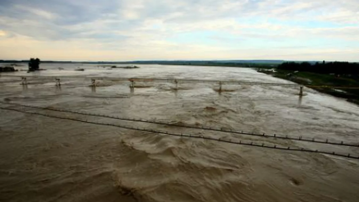 Cod portocaliu de inundaţii în opt judeţe din sudul ţării