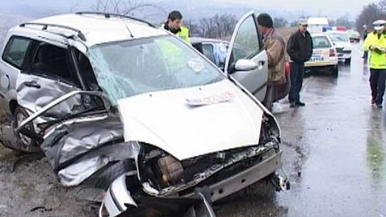 Argeș: Un bărbat care conducea băut a accidentat mortal două persoane şi a rănit grav o a treia