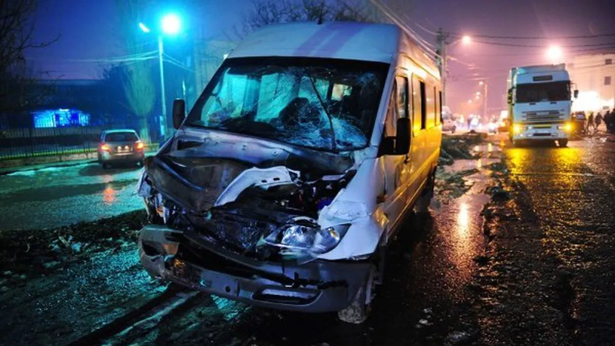 Brașov: Accident cu 11 răniţi, printre care şi un copil de trei ani, pe DN1