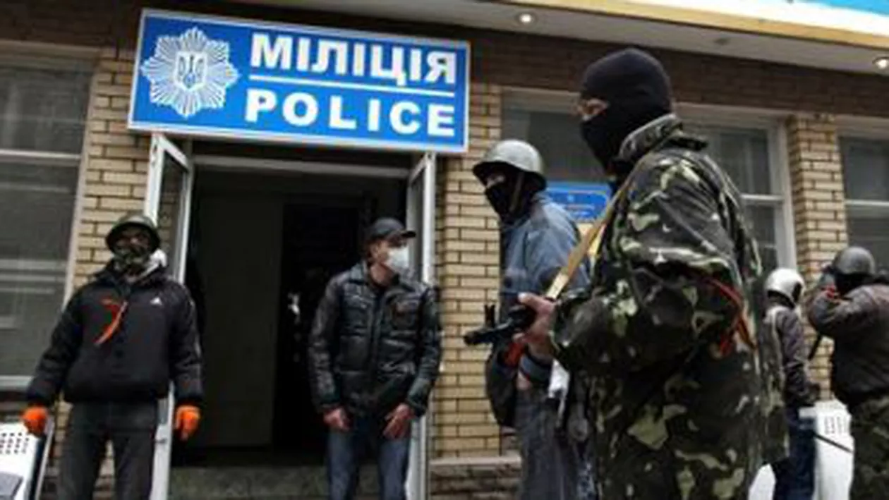 Focuri de armă la Slaviansk: Un post de control separatist a fost incendiat