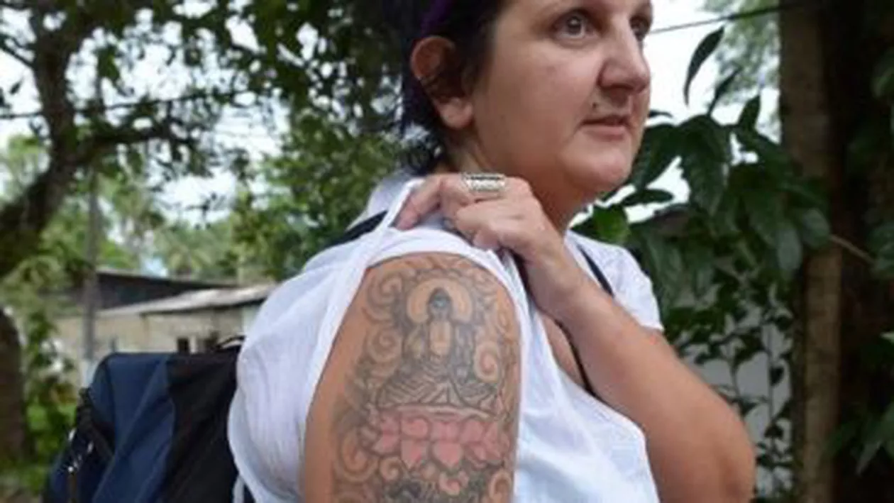 Turistă britanică, deportată din Sri Lanka din cauza unui tatuaj cu Budha
